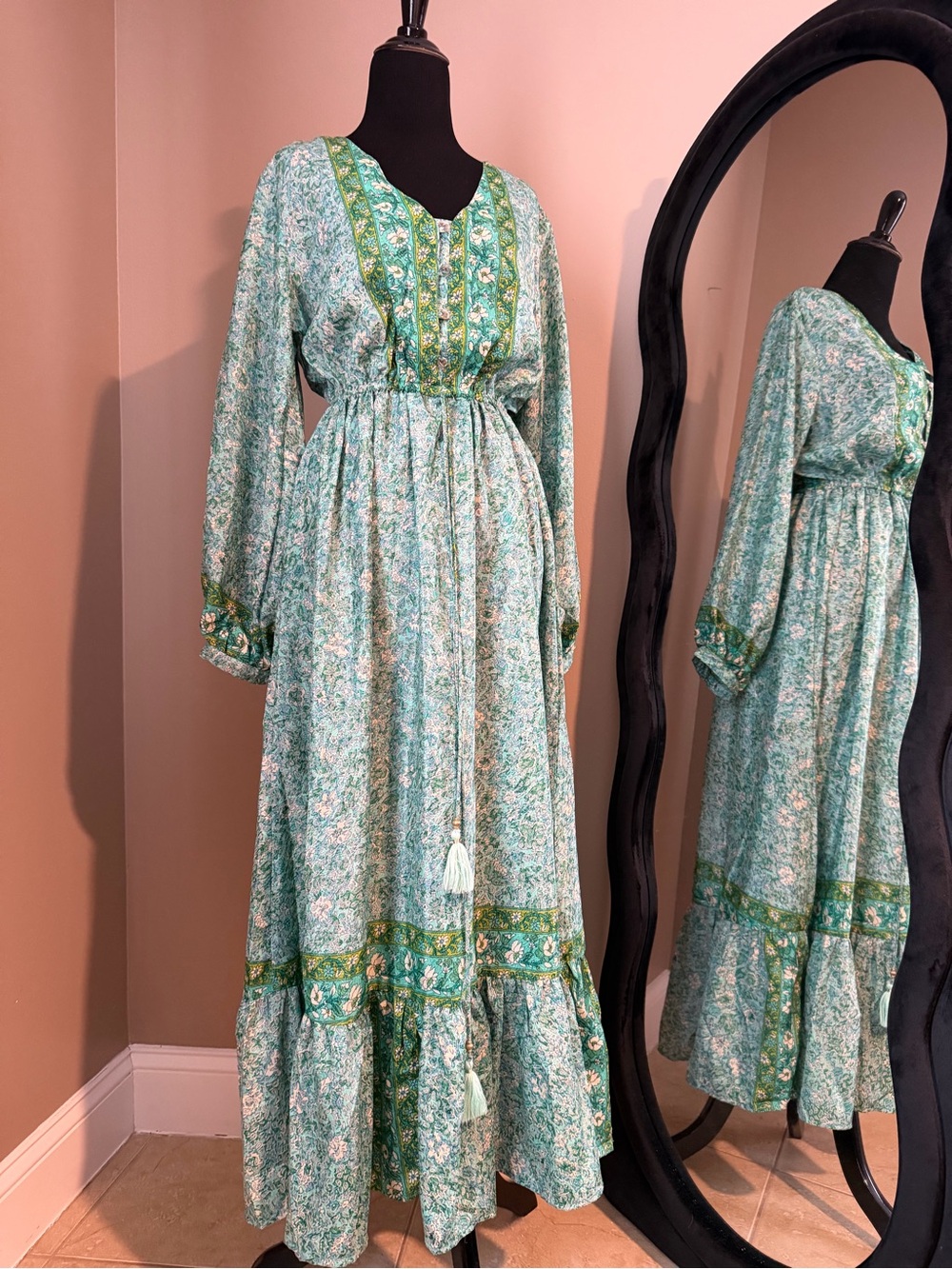 Zury Floral V-Neck Long Sleeve Tassel Silk-Viscose Maxi Dress free size